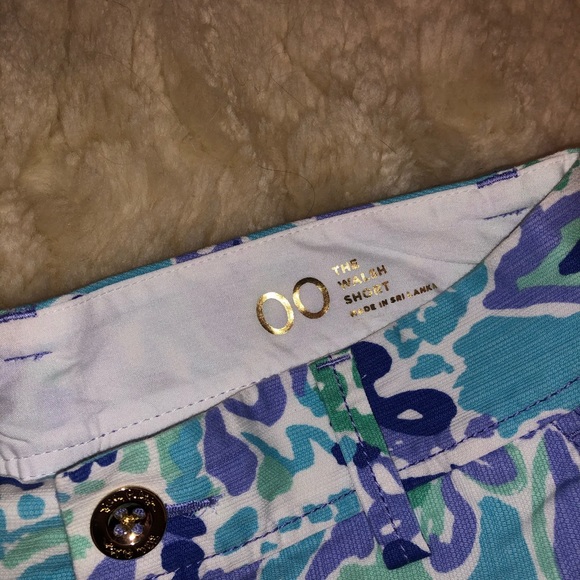 Lilly Pulitzer Walsh Short - Picture 3 of 5